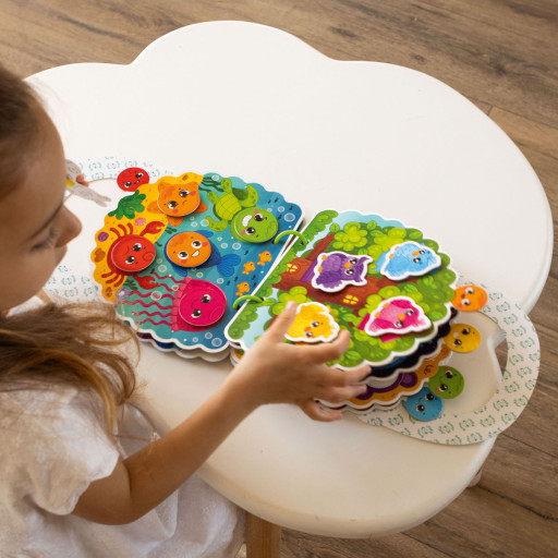 Busy book with velcro "The Smileys"