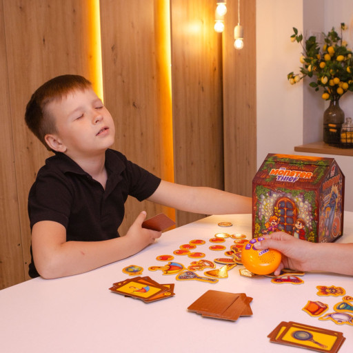 Game with a sound module "The Monster Thief"