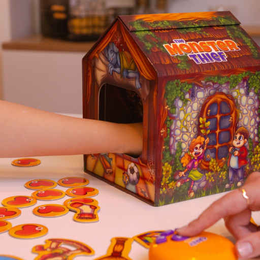 Game with a sound module "The Monster Thief"